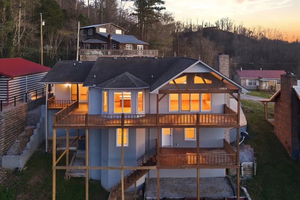 1634 Falling Water Rd Sparta, TN 38583
