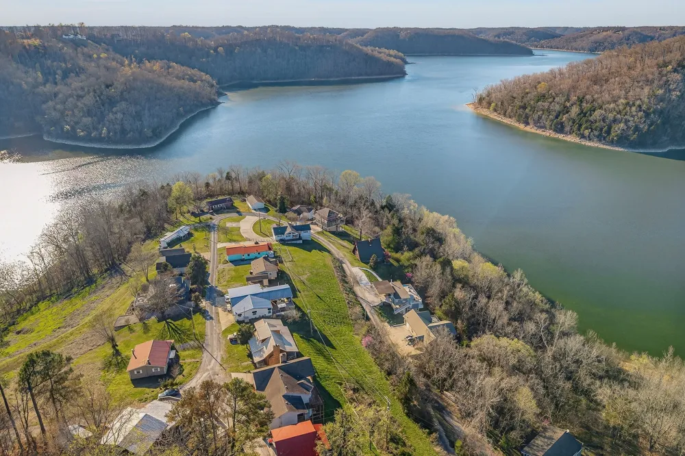 1634 Falling Water Rd Sparta, TN 38583