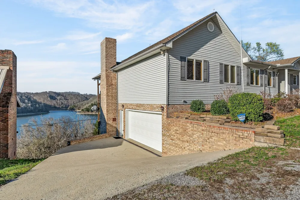 1634 Falling Water Rd Sparta, TN 38583