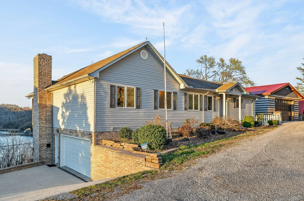 1634 Falling Water Rd Sparta, TN 38583