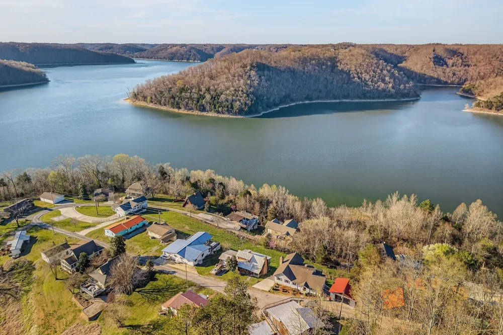 1634 Falling Water Rd Sparta, TN 38583