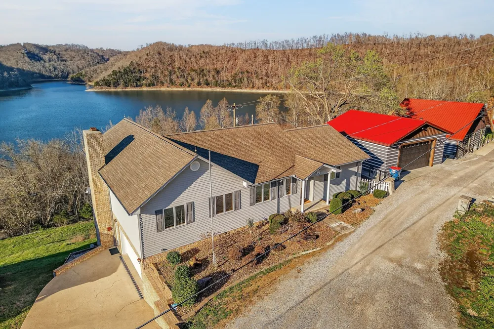 1634 Falling Water Rd Sparta, TN 38583