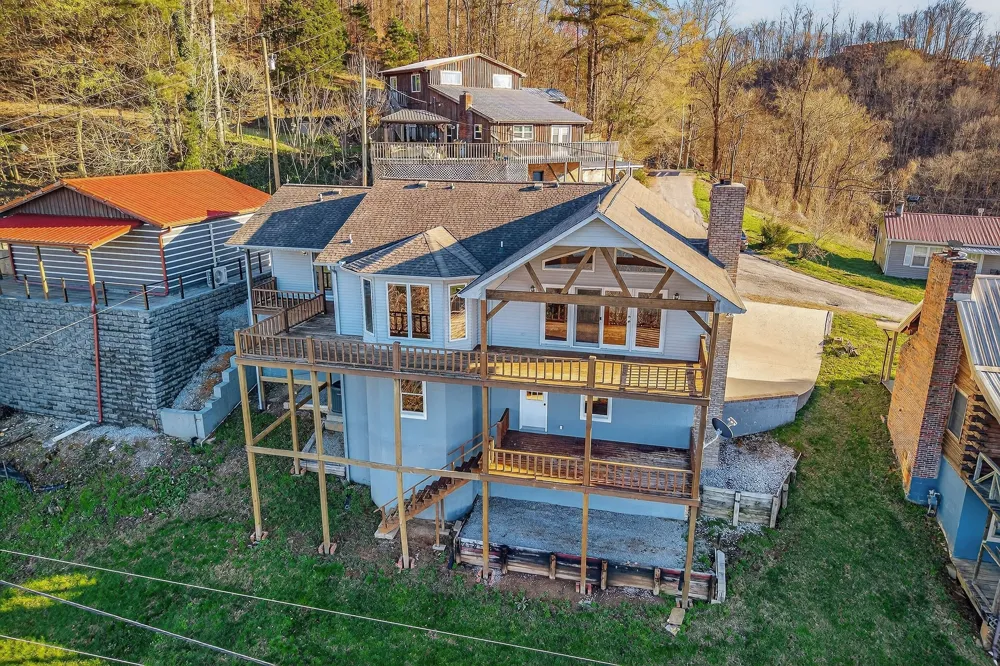 1634 Falling Water Rd Sparta, TN 38583