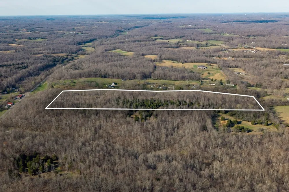 150 W John Davis Rd Westmoreland, TN 37186