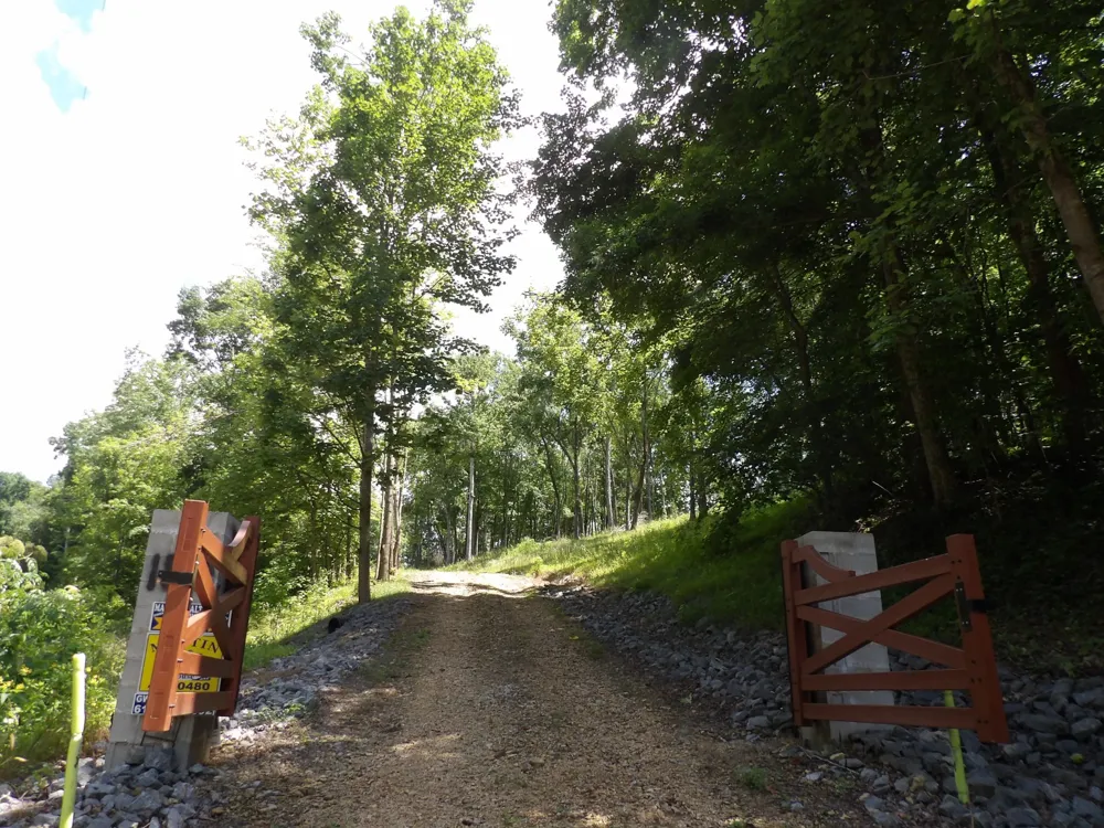 150 W John Davis Rd Westmoreland, TN 37186