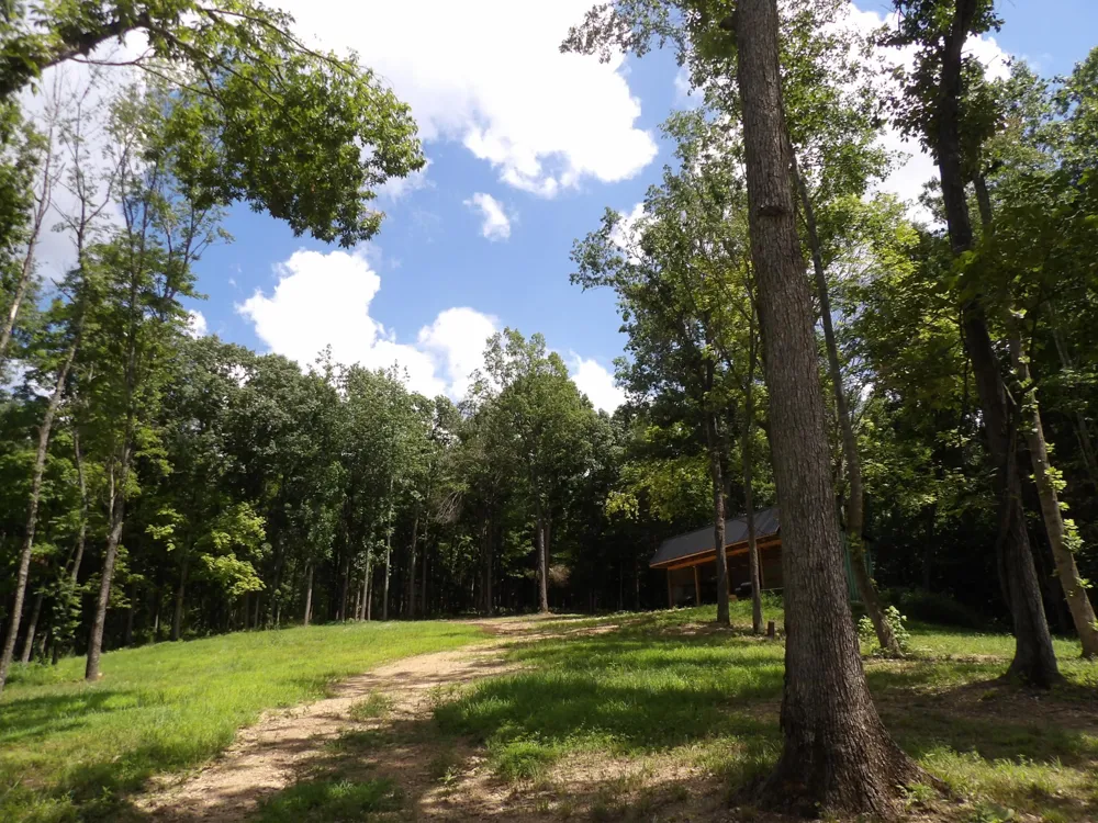 150 W John Davis Rd Westmoreland, TN 37186