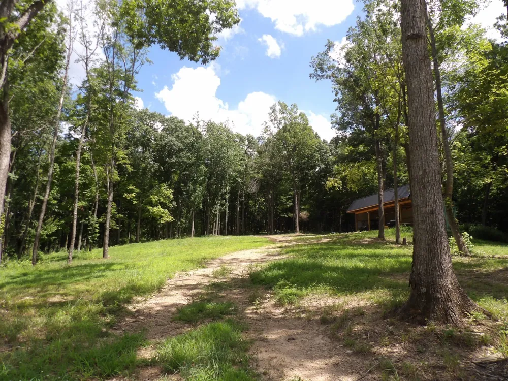 150 W John Davis Rd Westmoreland, TN 37186