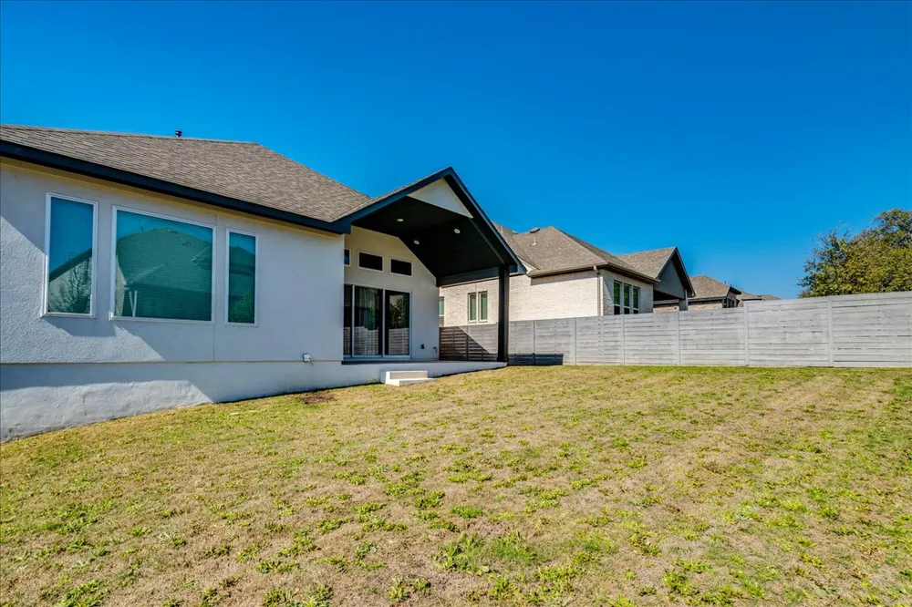 1533 Jay Wolf Drive Georgetown, TX 78628