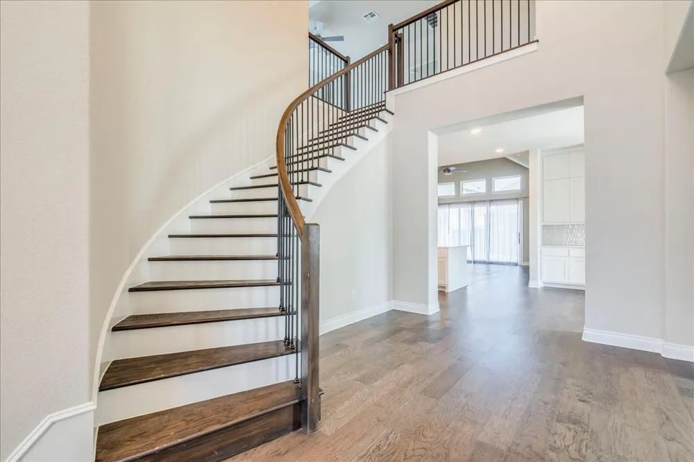 1533 Jay Wolf Drive Georgetown, TX 78628