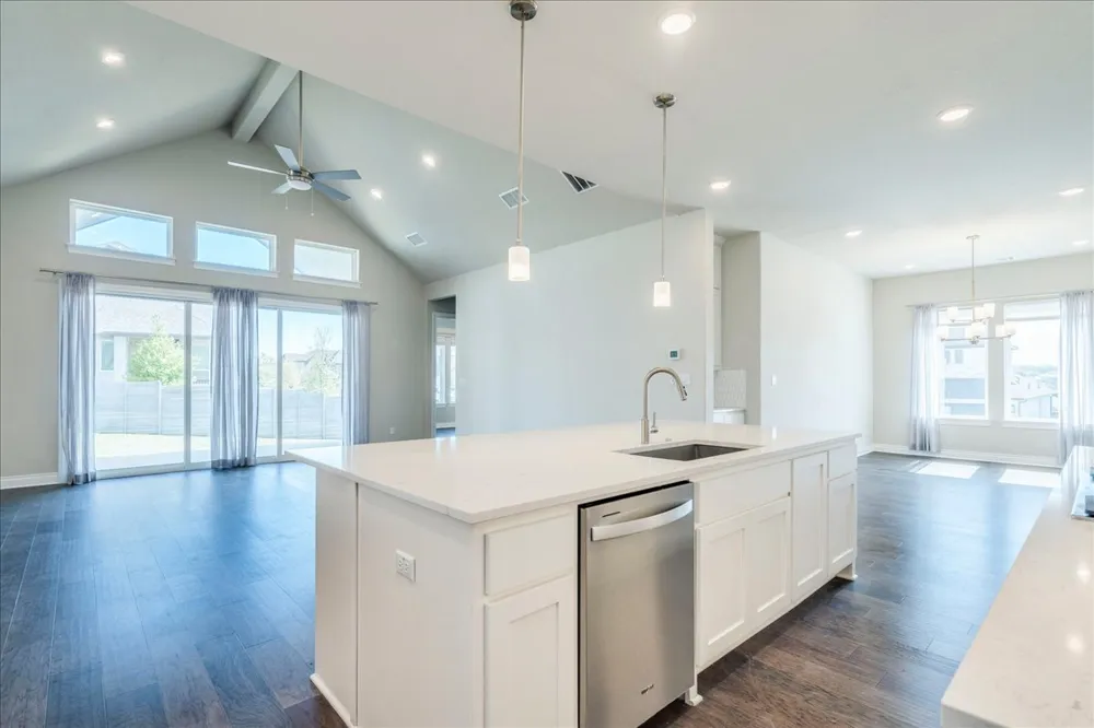 1533 Jay Wolf Drive Georgetown, TX 78628