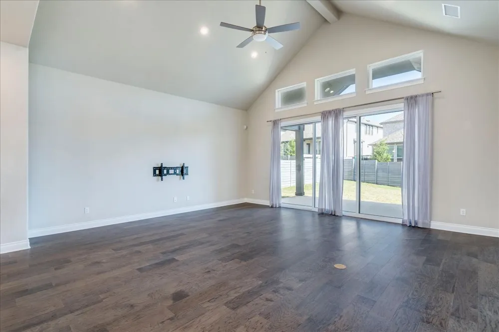 1533 Jay Wolf Drive Georgetown, TX 78628
