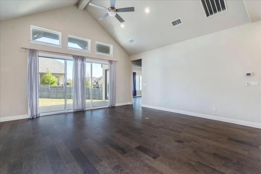 1533 Jay Wolf Drive Georgetown, TX 78628