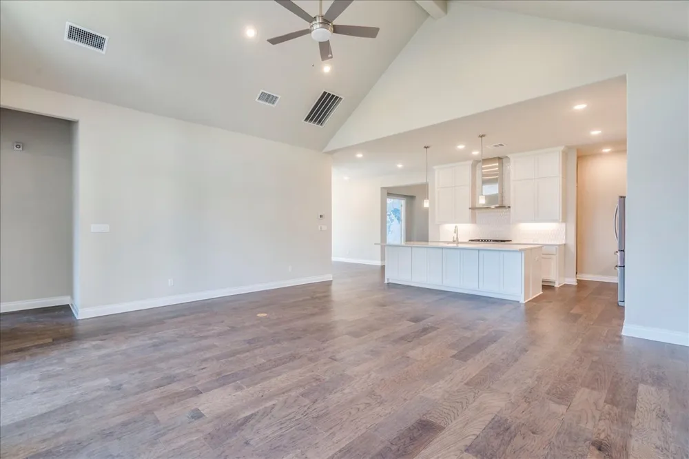 1533 Jay Wolf Drive Georgetown, TX 78628