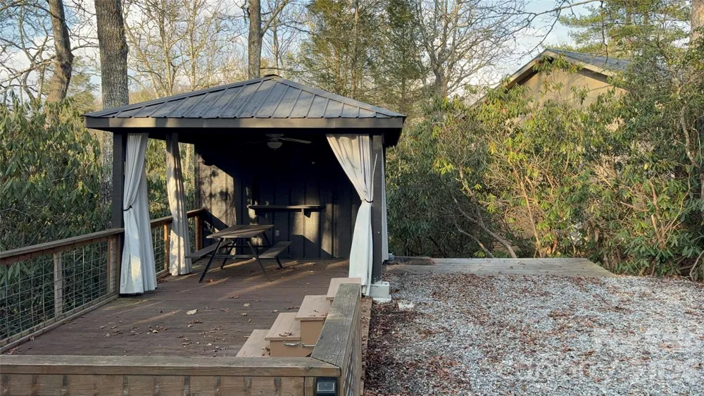 157 Hemlock Loop Newland, NC 28657