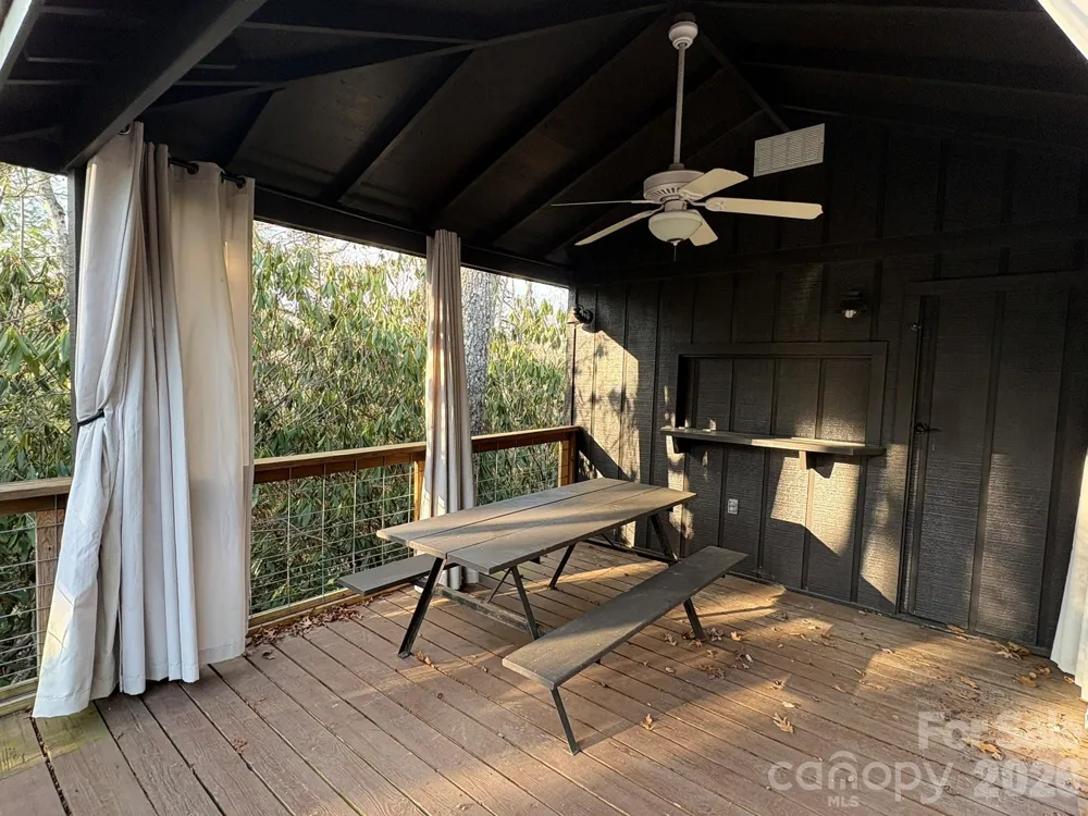 157 Hemlock Loop Newland, NC 28657