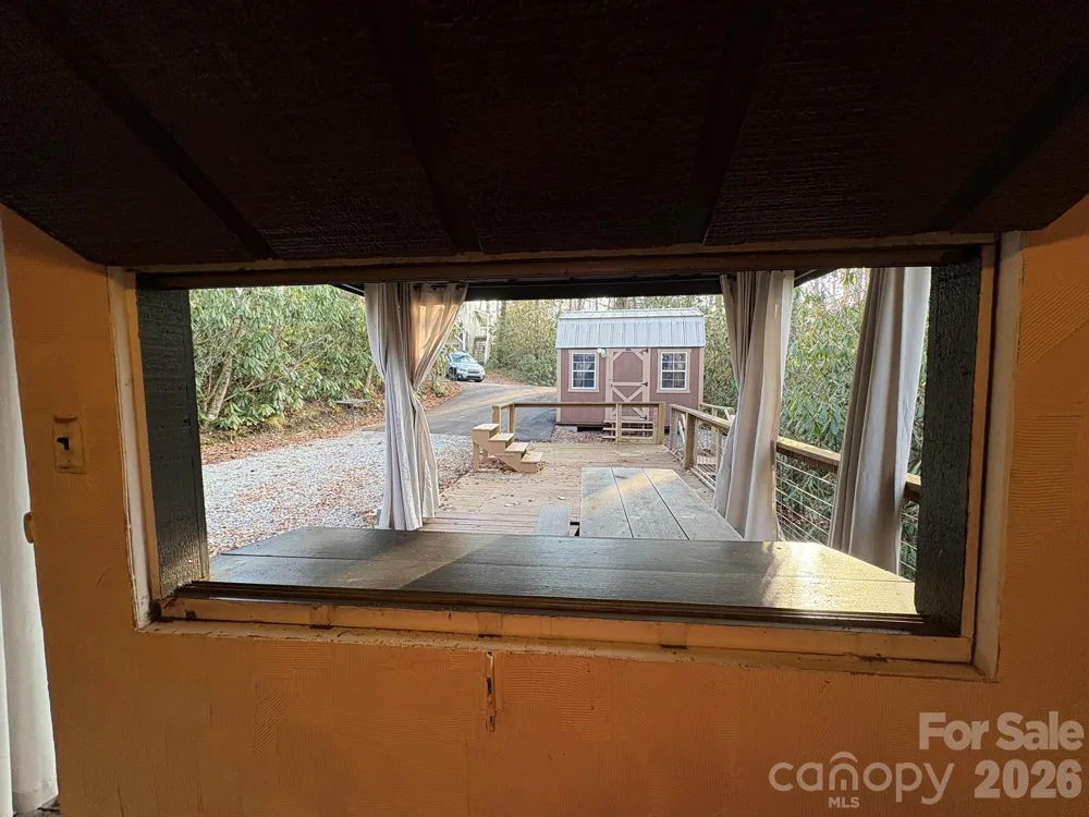 157 Hemlock Loop Newland, NC 28657