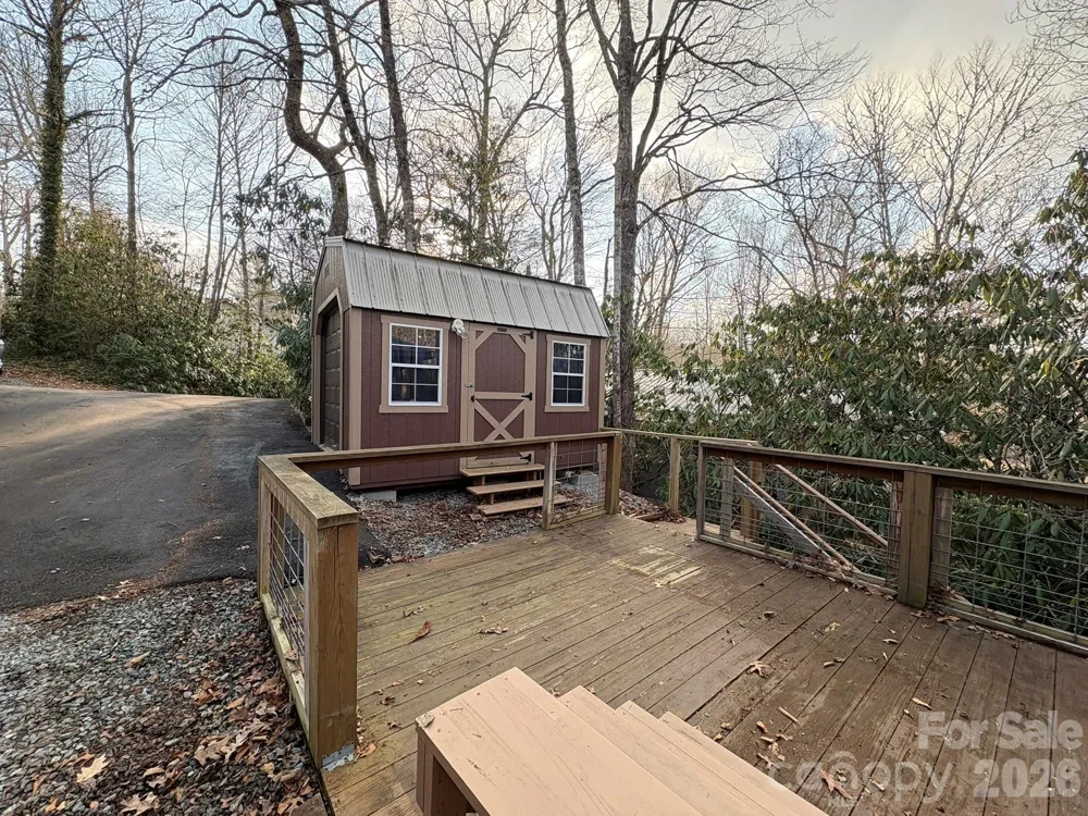 157 Hemlock Loop Newland, NC 28657