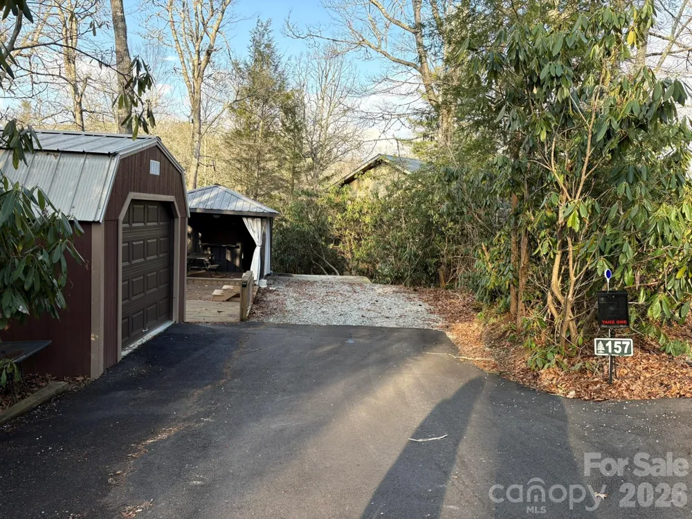 157 Hemlock Loop Newland, NC 28657
