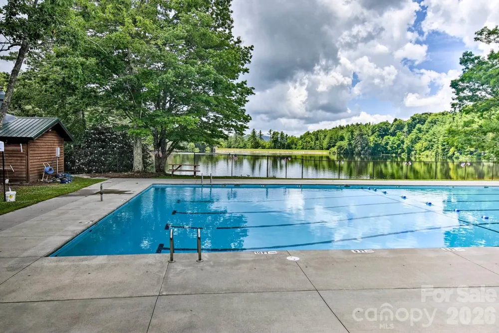 157 Hemlock Loop Newland, NC 28657