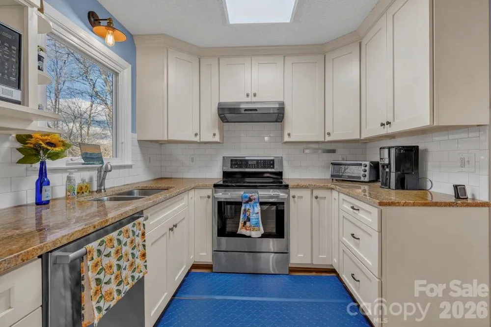 6 Ridgewood Lane Newland, NC 28657