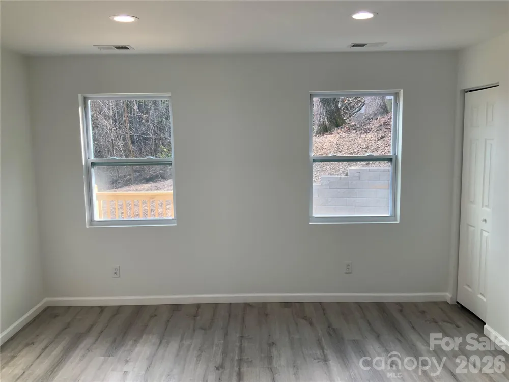 841 B CHARLOTTE Highway Fairview, NC 28730