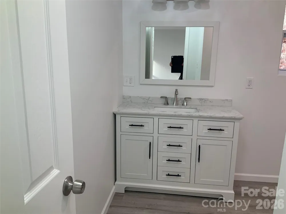 841 B CHARLOTTE Highway Fairview, NC 28730