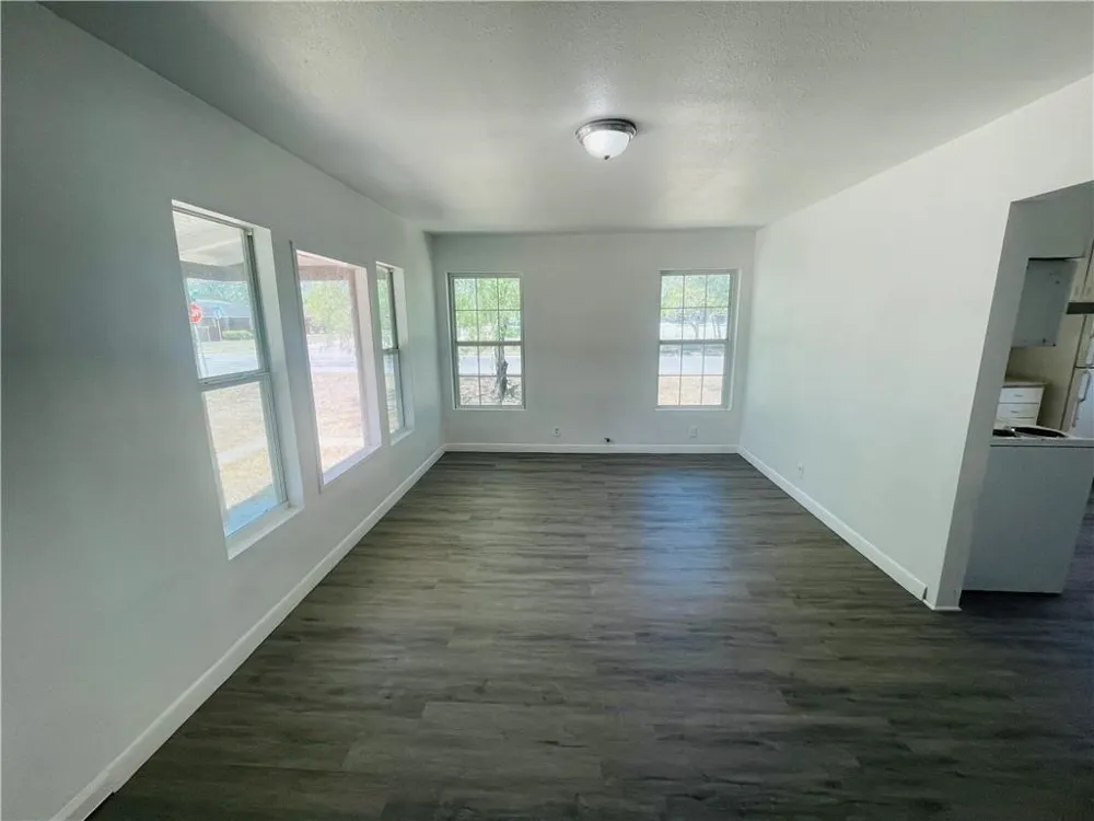 319 S Nueces Street Mathis, TX 78368