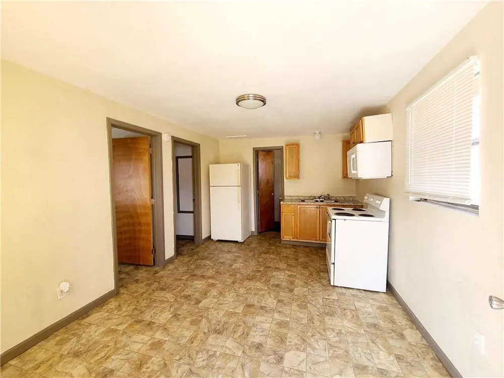 319 S Nueces Street Mathis, TX 78368