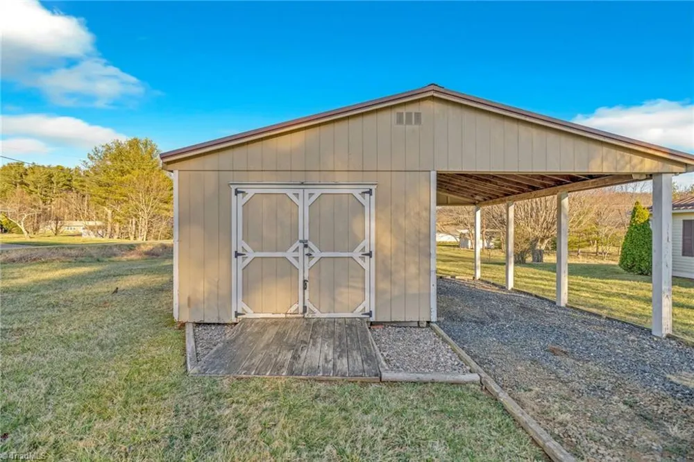 186 King Street West Jefferson, NC 28694