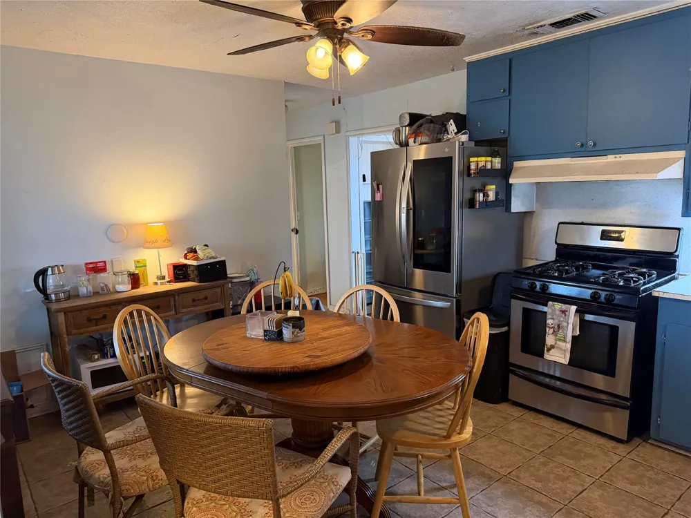 531 E Houston Street Giddings, TX 78942
