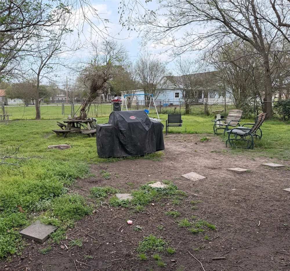 531 E Houston Street Giddings, TX 78942