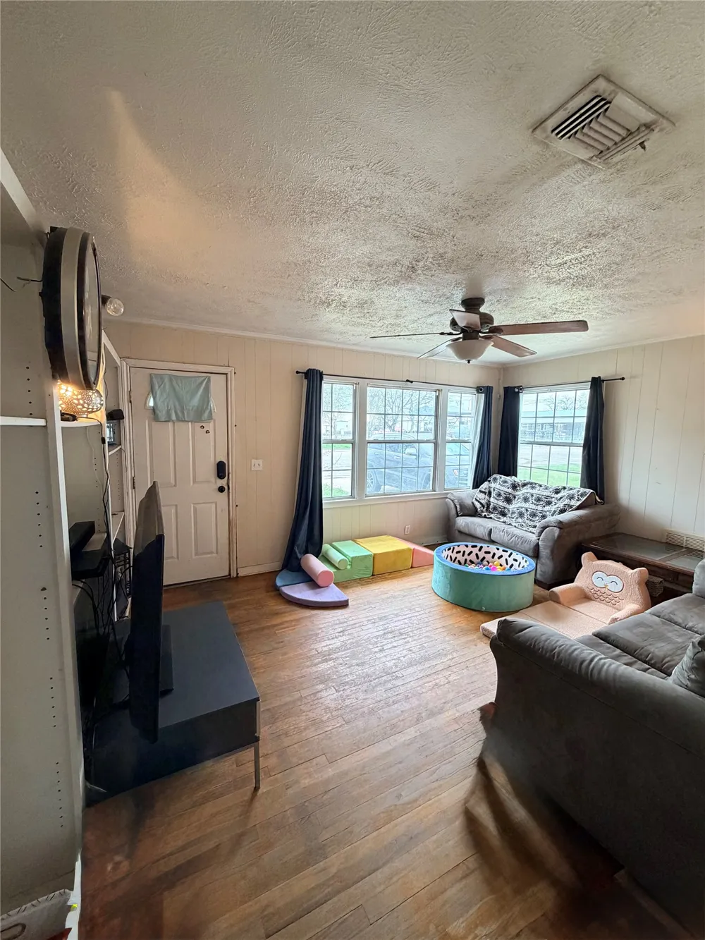 531 E Houston Street Giddings, TX 78942
