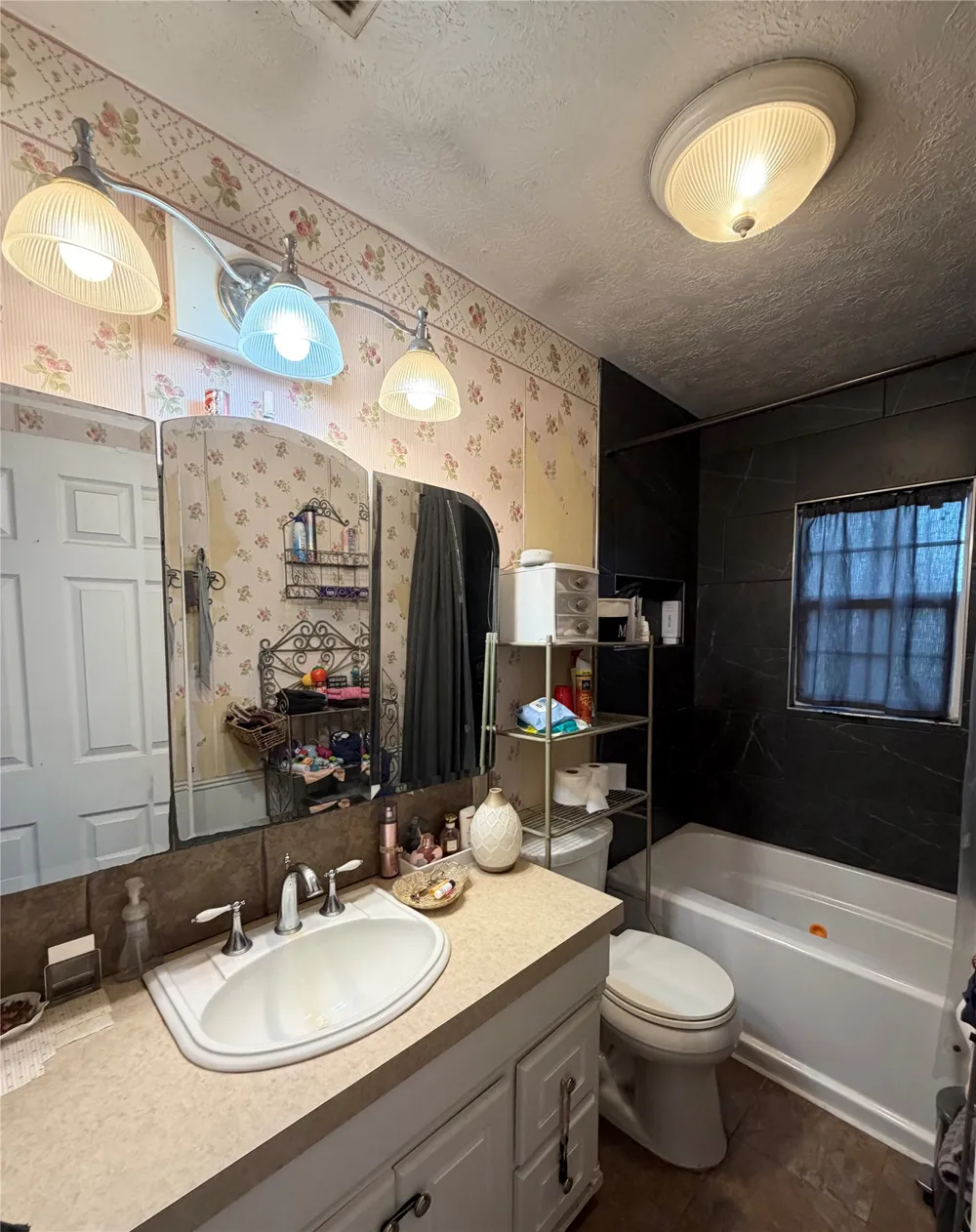 531 E Houston Street Giddings, TX 78942