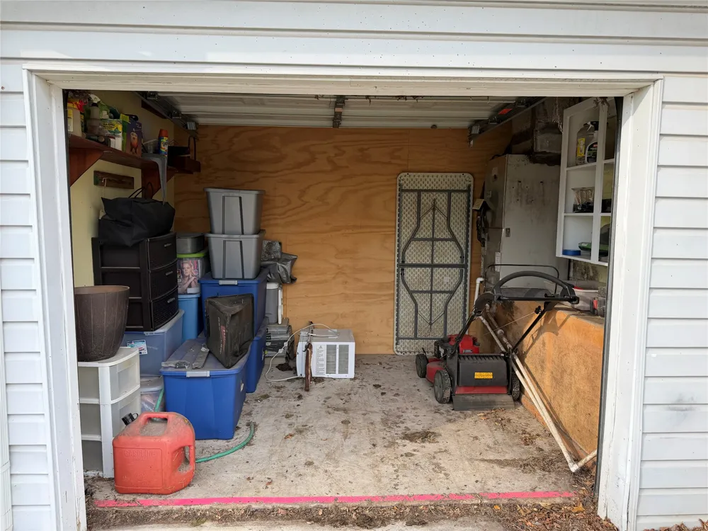 531 E Houston Street Giddings, TX 78942