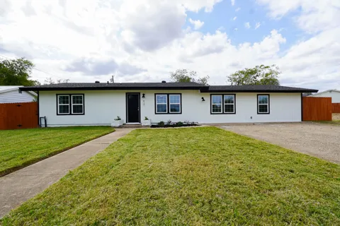 913 Hander Lane