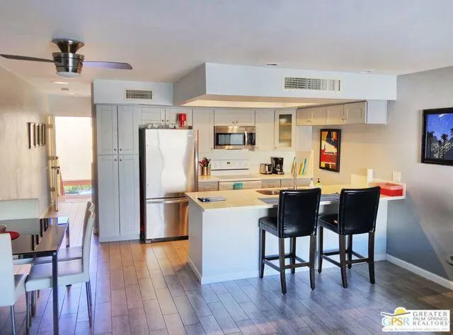 1655 E Palm Canyon Drive #812 Palm Springs, CA 92264