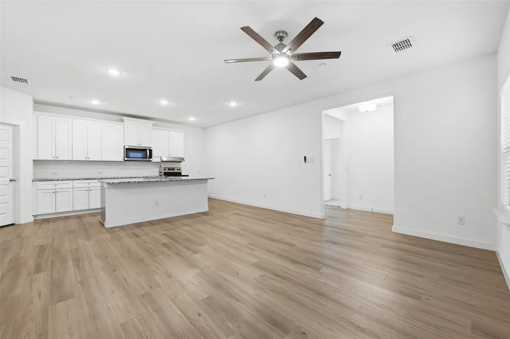 4705 Sunny Pathway Haltom City, TX 76117