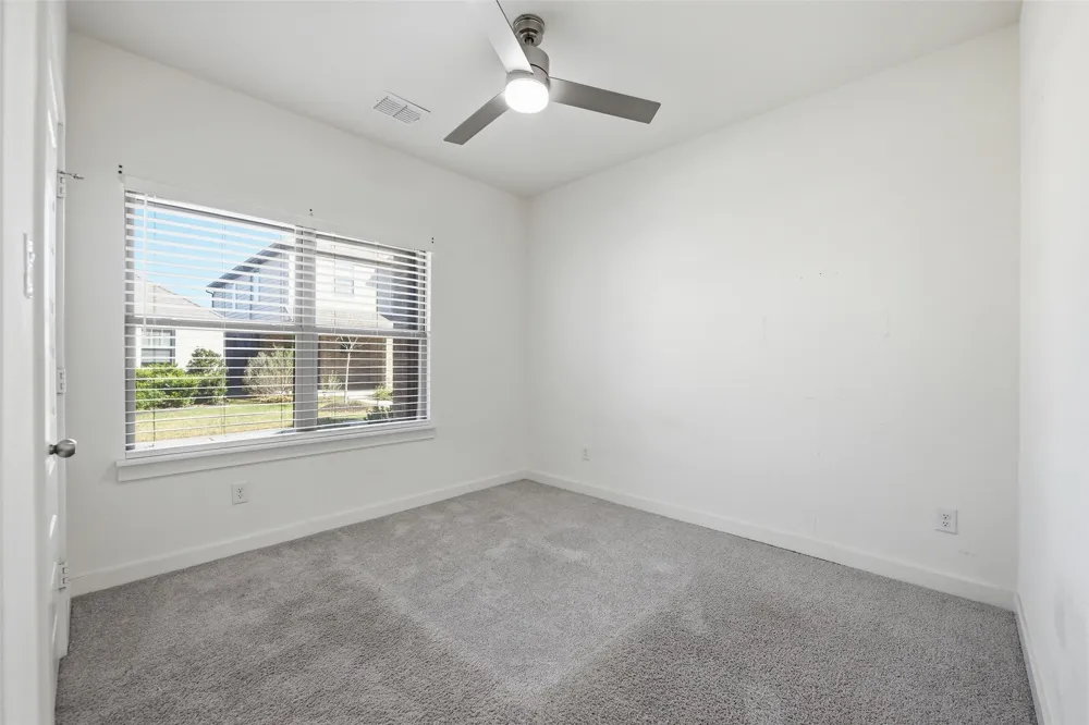 4705 Sunny Pathway Haltom City, TX 76117