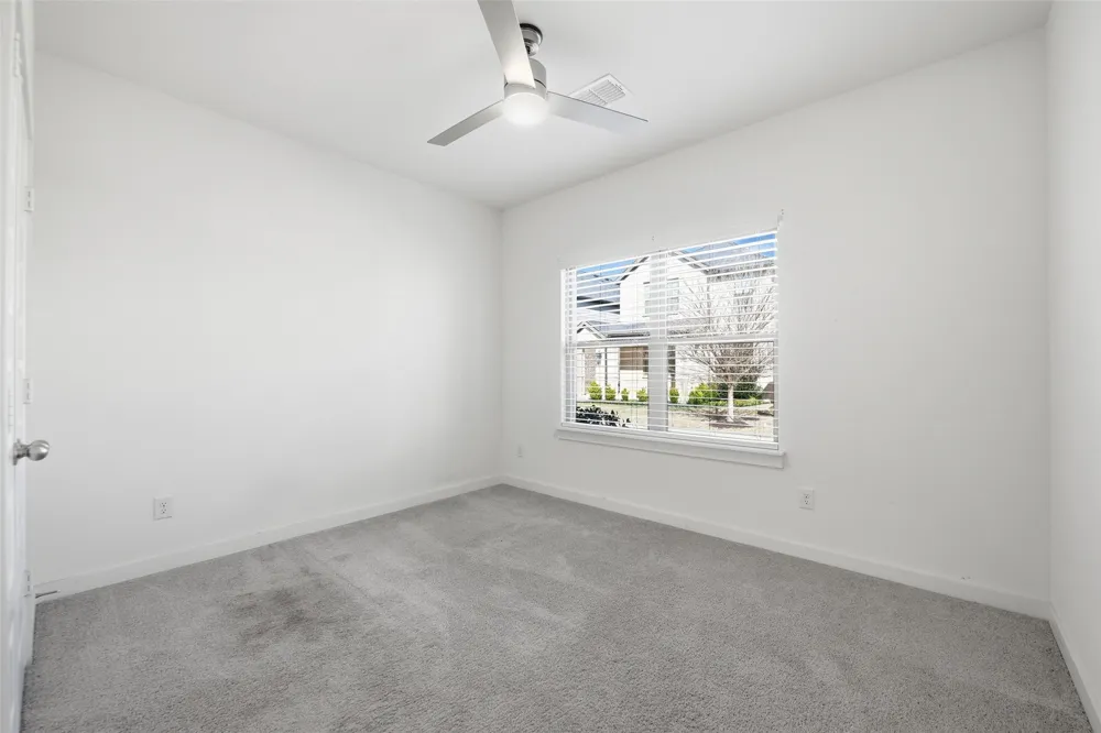 4705 Sunny Pathway Haltom City, TX 76117