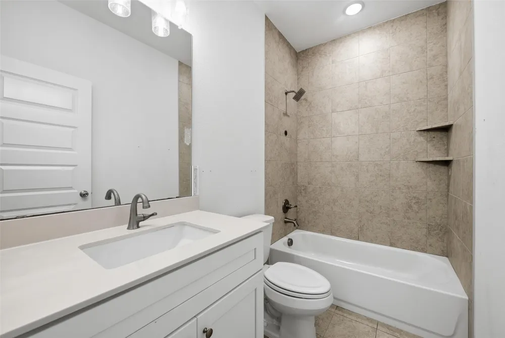4705 Sunny Pathway Haltom City, TX 76117
