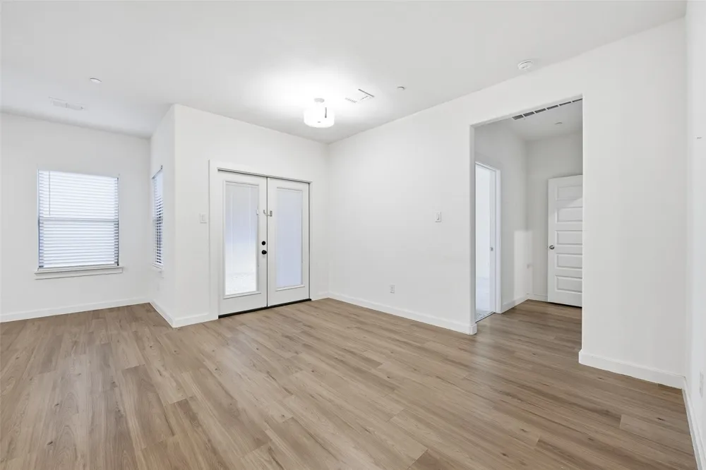 4705 Sunny Pathway Haltom City, TX 76117