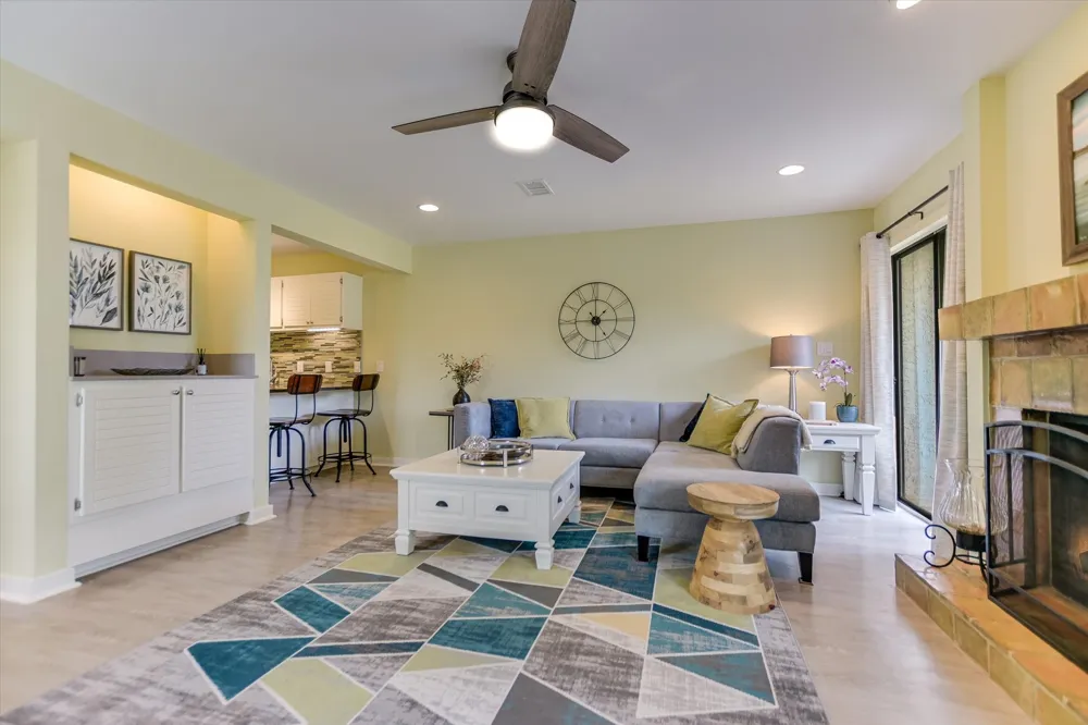 402 Lost Echo #8 Horseshoe Bay, TX 78657
