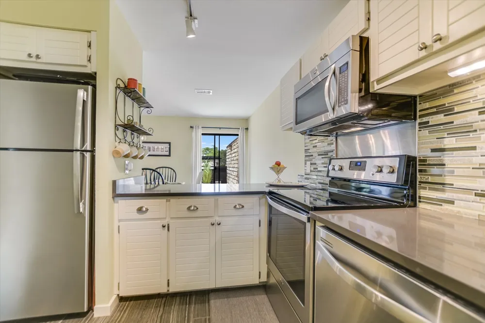 402 Lost Echo #8 Horseshoe Bay, TX 78657
