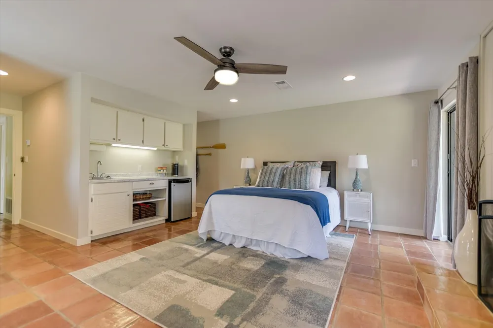 402 Lost Echo #8 Horseshoe Bay, TX 78657