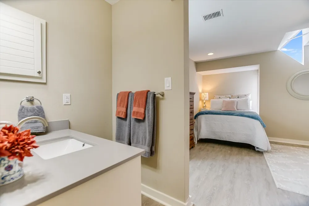 402 Lost Echo #8 Horseshoe Bay, TX 78657