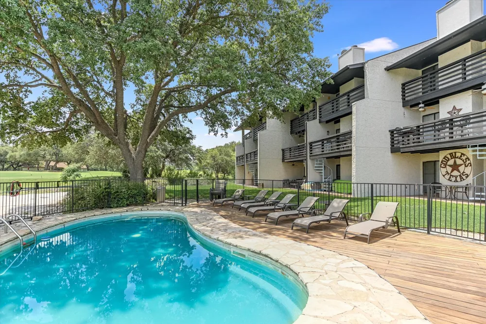 402 Lost Echo #8 Horseshoe Bay, TX 78657