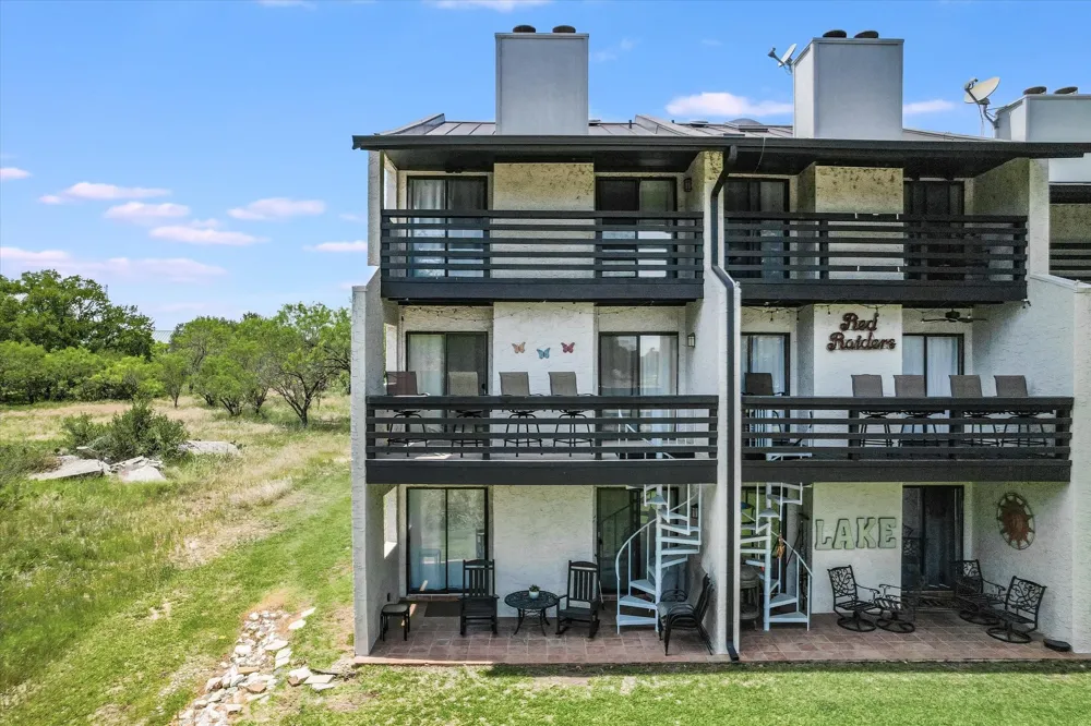 402 Lost Echo #8 Horseshoe Bay, TX 78657