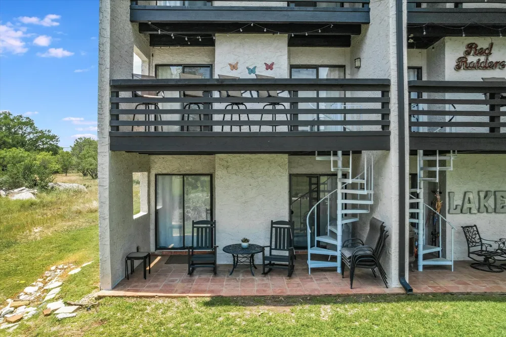 402 Lost Echo #8 Horseshoe Bay, TX 78657