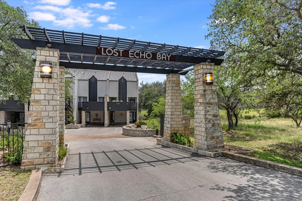 402 Lost Echo #8 Horseshoe Bay, TX 78657