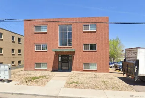 197 E Powers Avenue #11